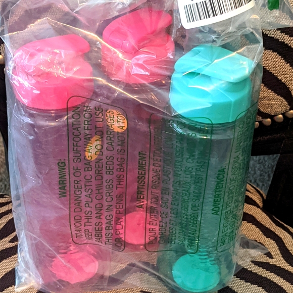 New Water bottles 3 included - Picture 1 of 3